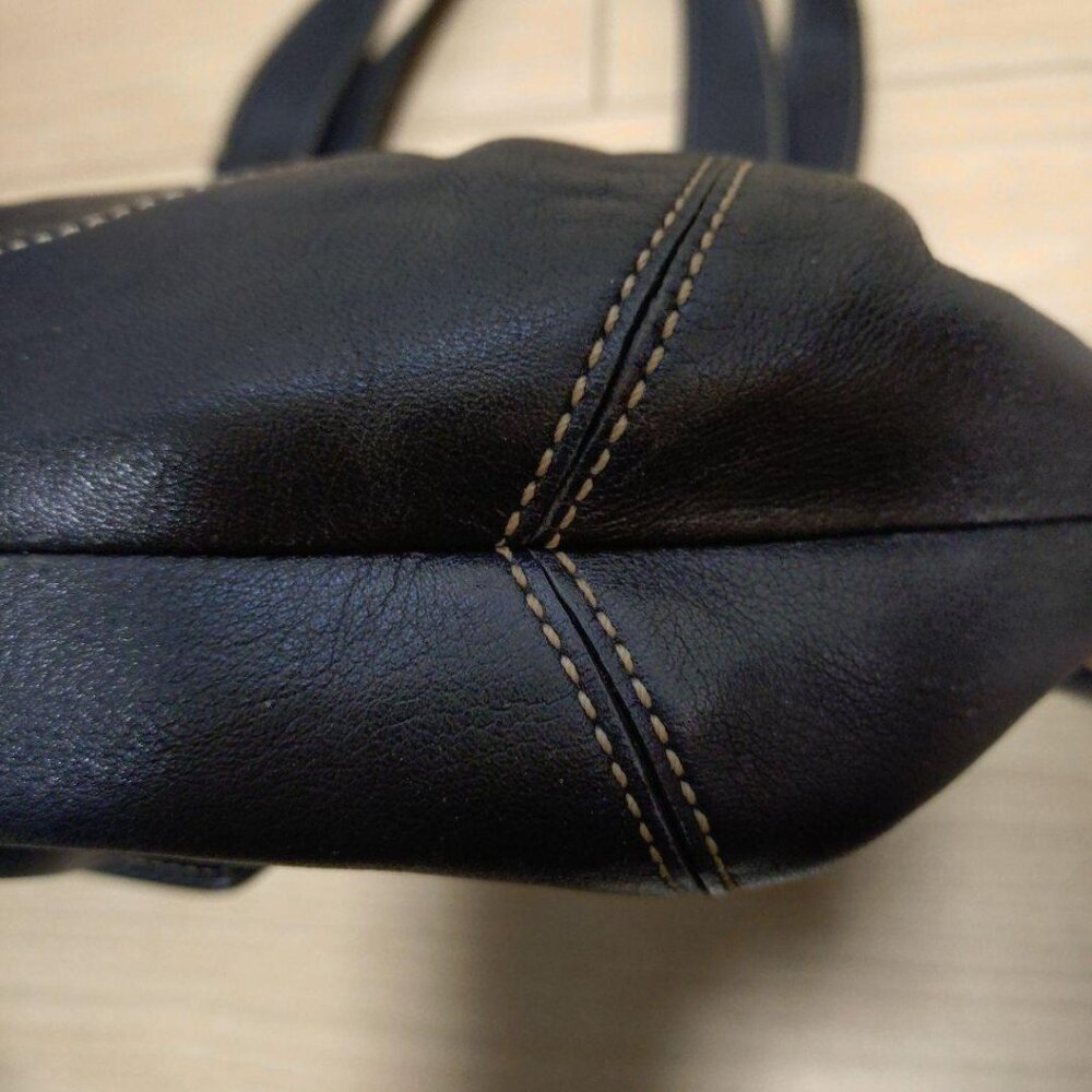 COACH Soho leather shoulder bag in black - Picture 7 of 8